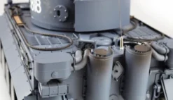 Amewi Tiger I 1/16 Standard Line RC tank IR/BB in een houtenkrat