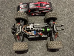 1/16 Brushless 4X4 Auto – Gebruikt, Werkend, Zonder Zender, Geen Garantie