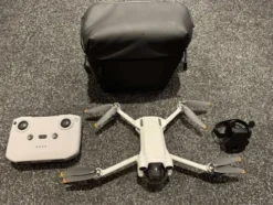 DJI Mini 3 Pro met zender en DJI tas (schade / vocht / geen garantie / zonder accu)!