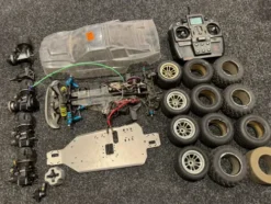 HPI 1/10 Buggy Chassis 4X4 + Nitro Chassis & 5x HPI Nitro Motor – Werking Onbekend, Geen Garantie, What You See Is What You Get
