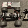 HPI Savage XS Flux Chevrolet El Camino SS Brushless Monster Truck RTR 2.4GHz – 1x Gereden, Midden Diff Friction Plate Probleem, Compleet met Zender