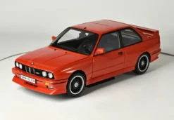 IXO BMW M3 E30 1/8 metalen bouwpakket (Pre-order November 2026)