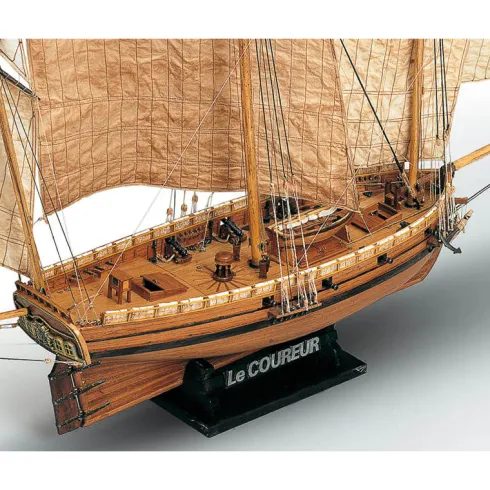 Mamoli Le Coureur Franse logger houten scheepsmodel 1:54