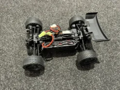 Onroad Auto 1/16 – Geleverd Zoals Afgebeeld (Leuk voor Project of Onderdelen, Geen Garantie)