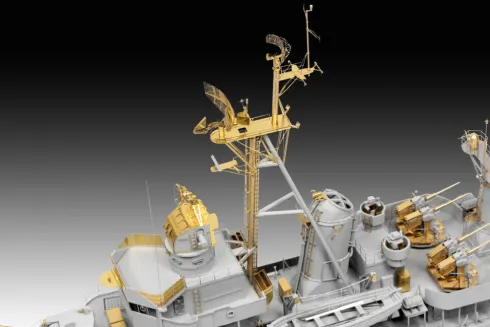 Revell German Destroyer Class 119 (Z1/Z5) 1:144 bouwpakket