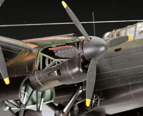 Revell Lancaster B.III DAMBUSTERS in 1:72 bouwpakket