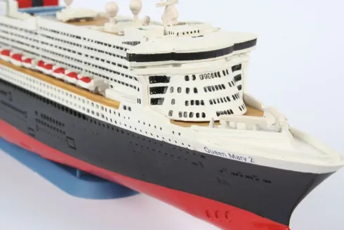 Revell OceanLiner QUEEN MARY 2 in 1:1200 bouwpakket