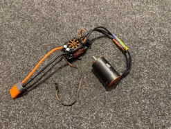 Spektrum 130A regelaar compleet met Spektrum 2200kv brushless motor voor 1/10 (helemaal nieuw)!