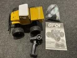 Tamiya 1/10 GF01 chassis met body + Spektrum zender / ontvanger / regelaar en een hoop extra onderdelen in een nieuwstaat!