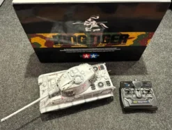 Tamiya RC Tank 1/16 King Tiger Duitse Zware Tank Henschel Toren helemaal ready tot run met Carson 6-kanaals zender in een nette staat!