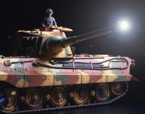Tamiya RC Tank 1/16 King Tiger Duitse Zware Tank Henschel Toren (Toemen Tamiya deal)