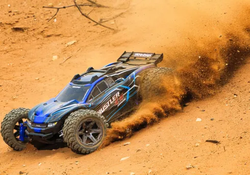 Traxxas Rustler 4X4 BL2-S Brushless 1/10 Stadium Truck Blauw + (GRATIS Traxxas 3000mah 7.4V 2S Lipo + Traxxas Charger EZ-Peak USB-C 40W lader twv €68.90)