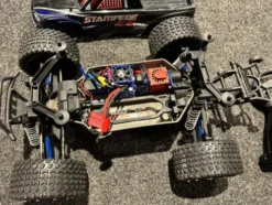 Traxxas Stampede 4×4 VXL brushless monster truck RTR met stalen assen en 2x coolingfan (gebruikt met garantie)!