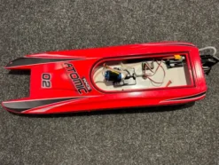 Volantex Racent Atomic 70cm Brushless Racing – Helemaal Nieuw Donor Chassis, Inclusief Motor, Servo, Ontvanger & Accu, What You See Is What You Get