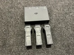 3x DJI Avata 2 Intelligent Flight Battery + 1x DJI Avata 2 Two-Way Charging Hub in een TOP staat met 1 jaar garantie!