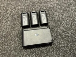 3x DJI Mini 1 batterijen + 1x DJI Mini 1 laad docking in een nette staat met 3 maanden garantie!